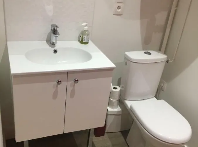 Cocon Ultra Centre Гостевой дом Ле-Ман